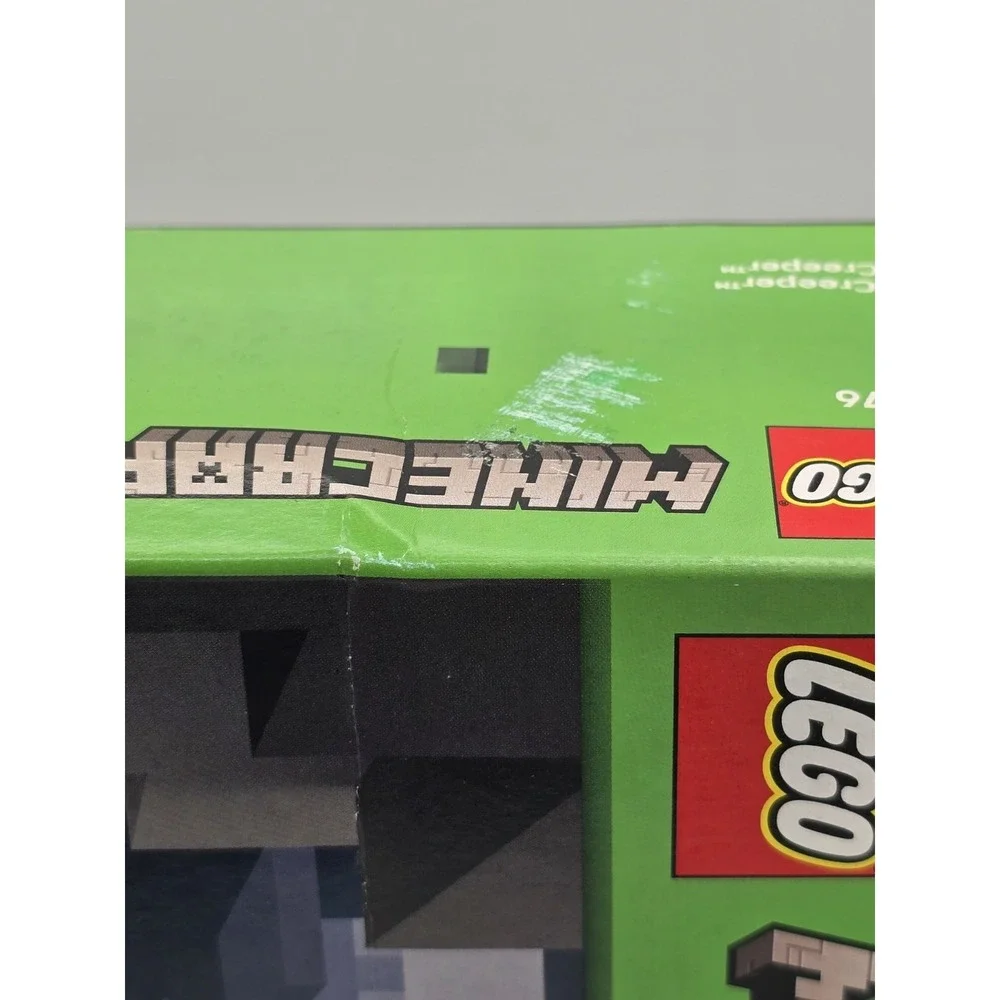 LEGO Minecraft The Creeper Kids Building Toy IN STOCK 665 Pc - DAMAGED‎ BOX
